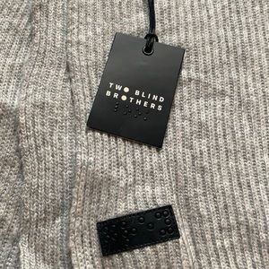 Two blind brothers scarf